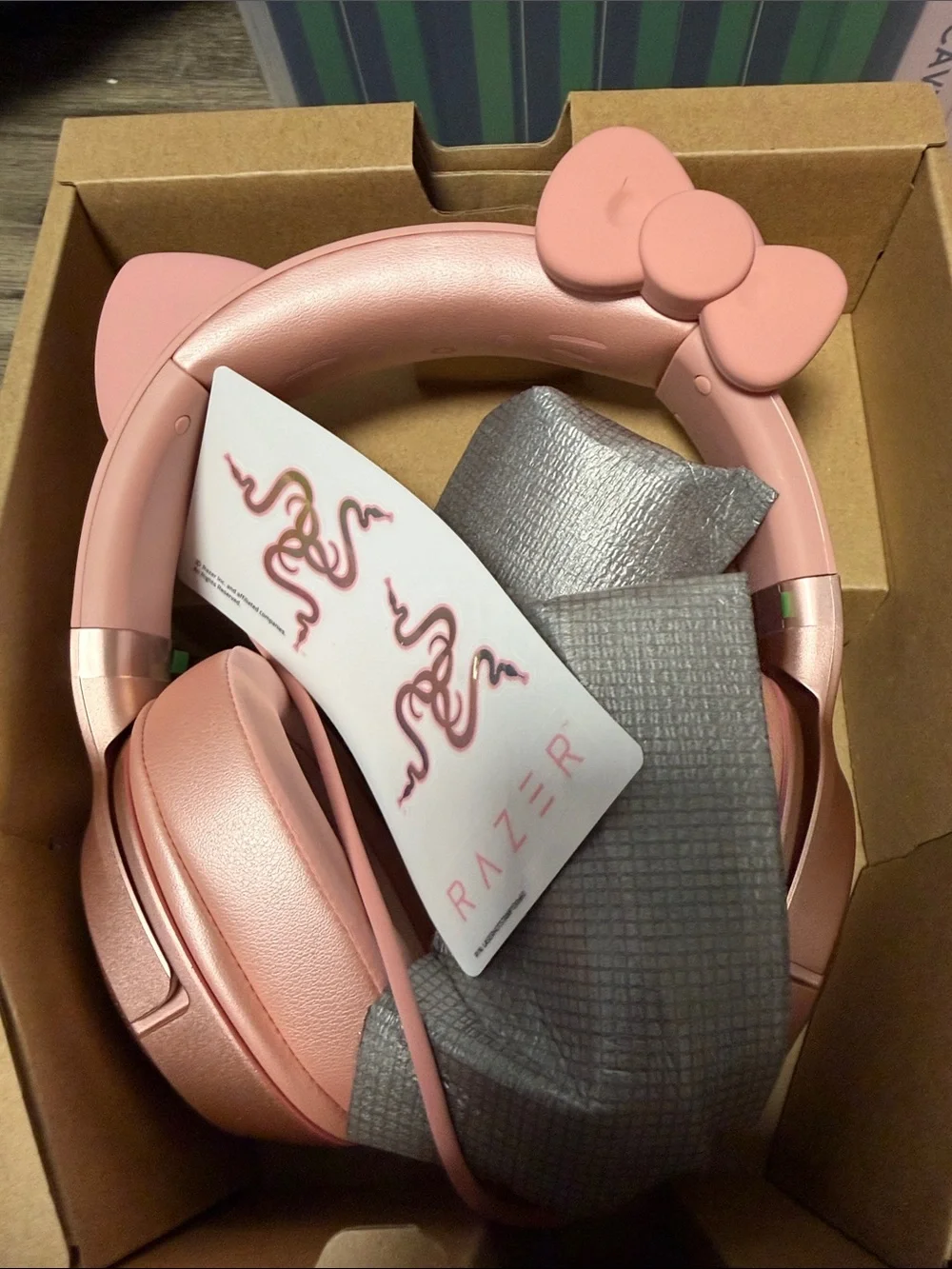 Razer Hello Kitty Kraken Kitty V2 Headset in Pink Rose